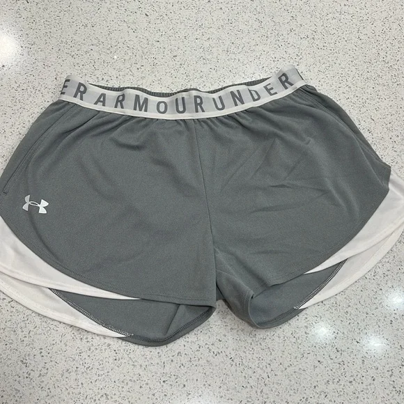 Under Armour Athletic Shorts - Picture 4 of 5